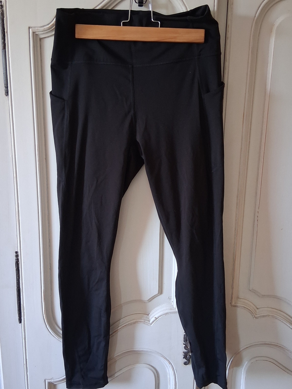 Fabletics Black Pocket Leggings